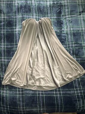 Y2K 2000s Victoria's Secret dark/light grey strapless slip top. Size 34A.